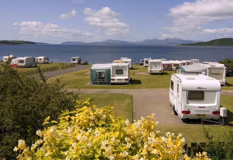 North Ledaig Caravan Park mit Stellpl&auml;tzen direkt an der Bucht